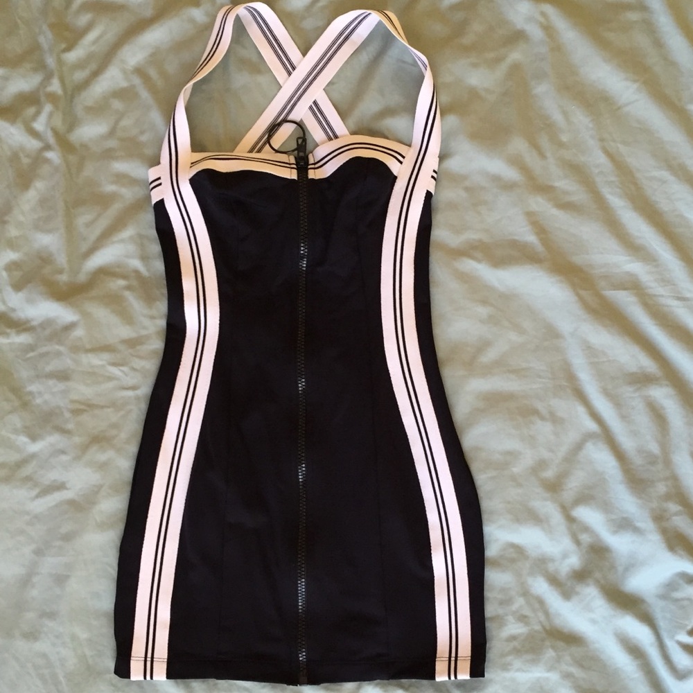 NEW Betsey Johnson Zipper Dress Small